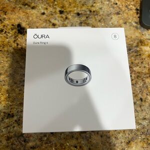 Oura Ring 4 in Shiny Silver Size 8